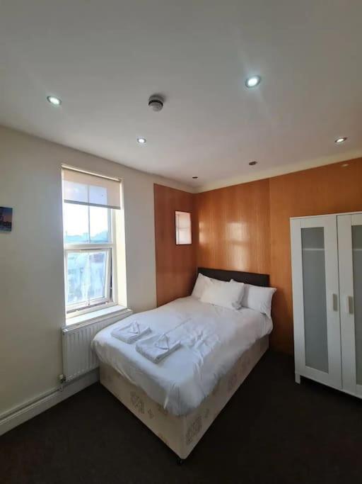 Appartement Lovely Bedroom R8 *